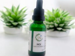 Imox Suero Ac. Hialurónico: La clave para una piel radiante 🌟 Descubre la hidratación intensa y duradera que tu piel necesita con nuestro Imox suero Ac. Hialurónico. Este suero está formulado para mejorar la elasticidad y suavidad de la piel, dejando una sensación de frescura inigualable. Ideal para todo tipo de piel, te encantará cómo tu rostro se siente profundamente hidratado, suave y radiante. ¡Deslumbra con tu belleza natural! ✨