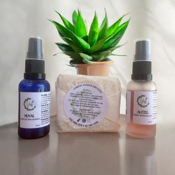 🌟 Kit Amaite: ¡Transforma tu piel con nuestro kit especializado! Este kit para reducir la apariencia de manchas oscuras y unificar el tono de la piel está enriquecido con niacinamida y alfa arbutina. Su potente fórmula combate las manchas, ilumina y rejuvenece, dejándote una piel radiante y uniforme. 🌼 Dale a tu rostro el cuidado que merece y disfruta de un cutis luminoso y renovado. ¡Descubre la belleza de tu piel con Amaite! 🍃